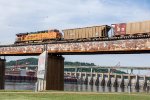 BNSF 5910 shoves a coal train over the Tennbridge